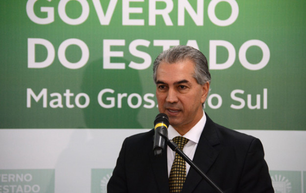 Reinaldo-Azambuja-numeros-calculos-contabilidade